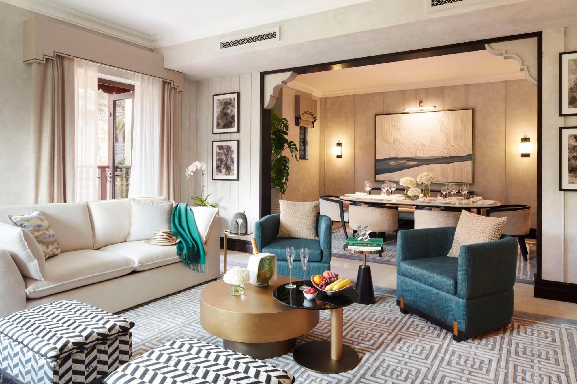 Jumeirah Dar Al Masyaf Dubái Exterior foto The living room of a suite at the hotel